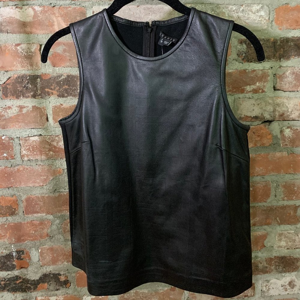 Emlay LD Black theory Top